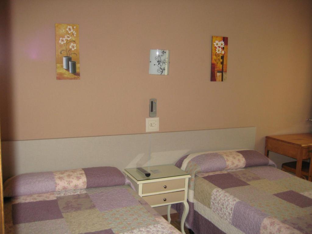 Hostal La Selecta Madrid Room photo